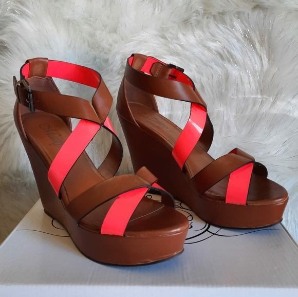 Matty's Platform Wedges - Picture 2 of 14